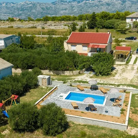 Family-friendly With Swimming Pool - Stosici, Zadar - 21450 Apartmán Rtina