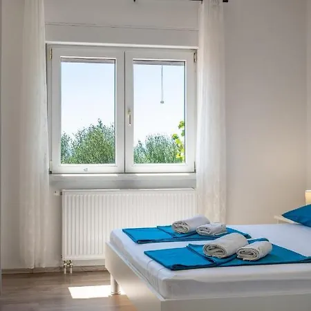 Family-friendly With Swimming Pool - Stosici, Zadar - 21450 Rtina