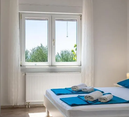 Family-friendly With Swimming Pool - Stosici, Zadar - 21450 르티나