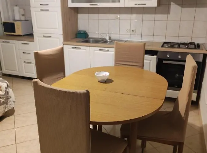 Family-friendly With Swimming Pool - Stosici, Zadar - 21450 르티나