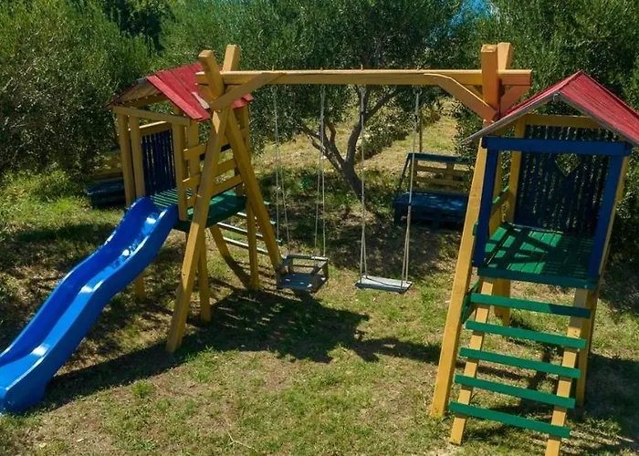 Family-friendly With Swimming Pool - Stosici, Zadar - 21450 르티나